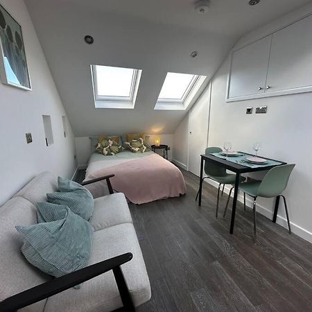Lovely New Decor Studio - 4 The Southwell London Eksteriør billede