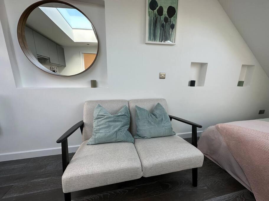 Lovely New Decor Studio - 4 The Southwell London Eksteriør billede