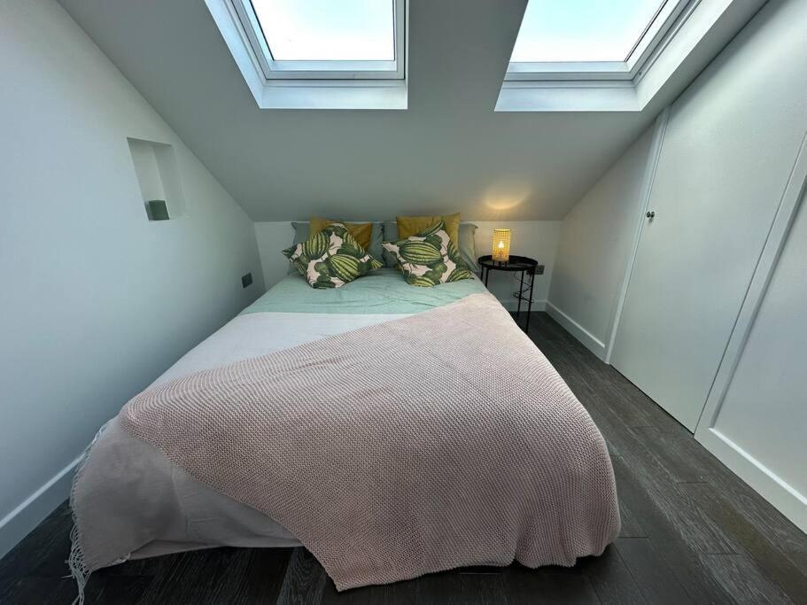 Lovely New Decor Studio - 4 The Southwell London Eksteriør billede